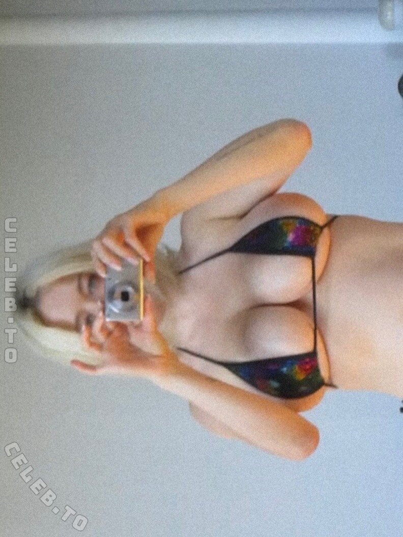 Caroline Vreeland nude photo 6