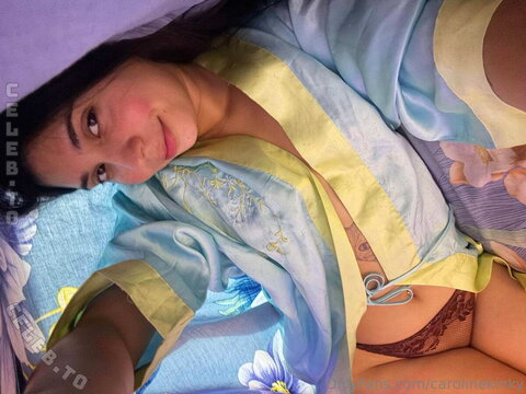carolinekinky nude photo 11
