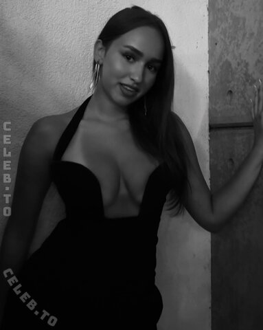 caro.lnw nude photo 5