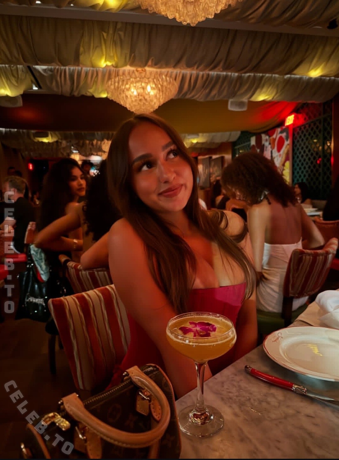 caro.lnw nude photo 3