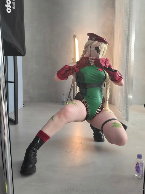 Carrykey nude photo 1