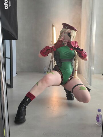 Carrykey nude photo 1