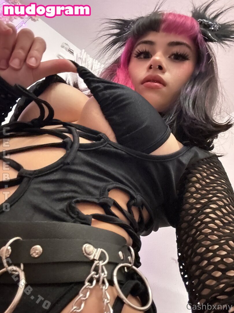 cashbxnny nude photo 10