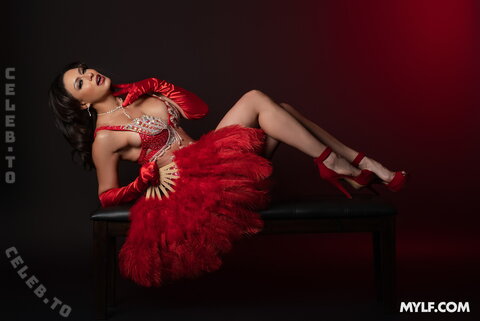Cassie Del Isla nude photo 15