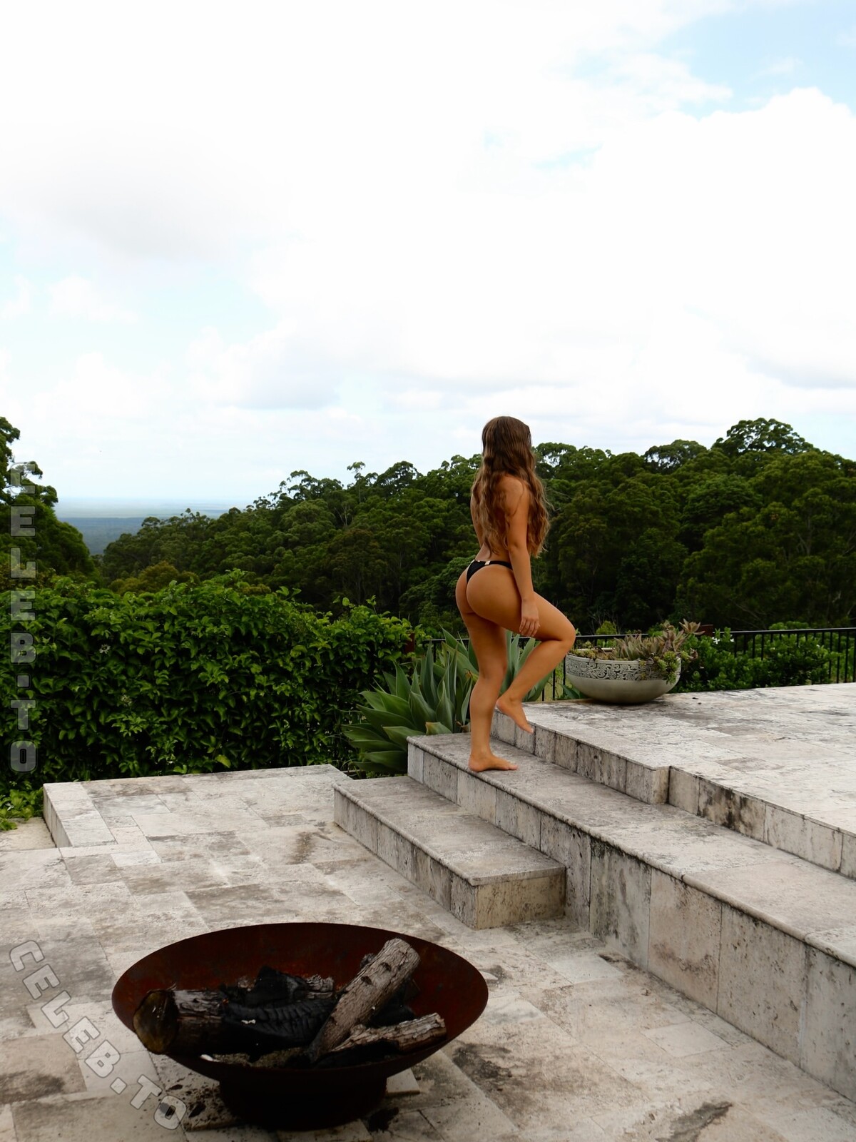 Cassie Fenton nude photo 2