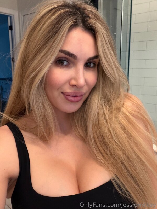 Cassie Lee nude photo 1
