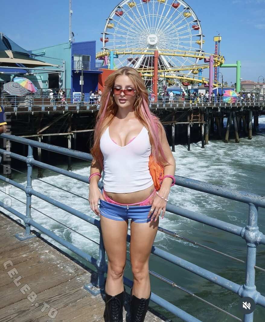 Cassy Cassau nude photo 1