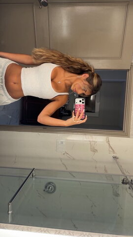 Cat Pisciotta nude photo 200