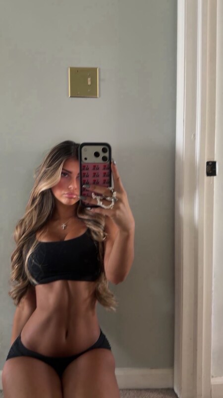 Cat Pisciotta nude photo 2