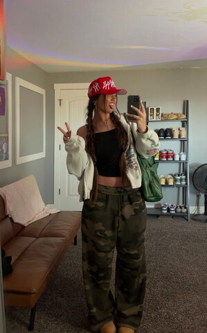 Catalina cook Hot (3 photos)