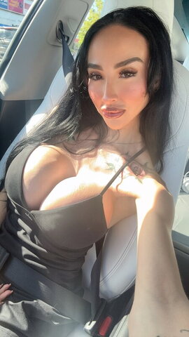 Catalina Cruz New (4 photos)