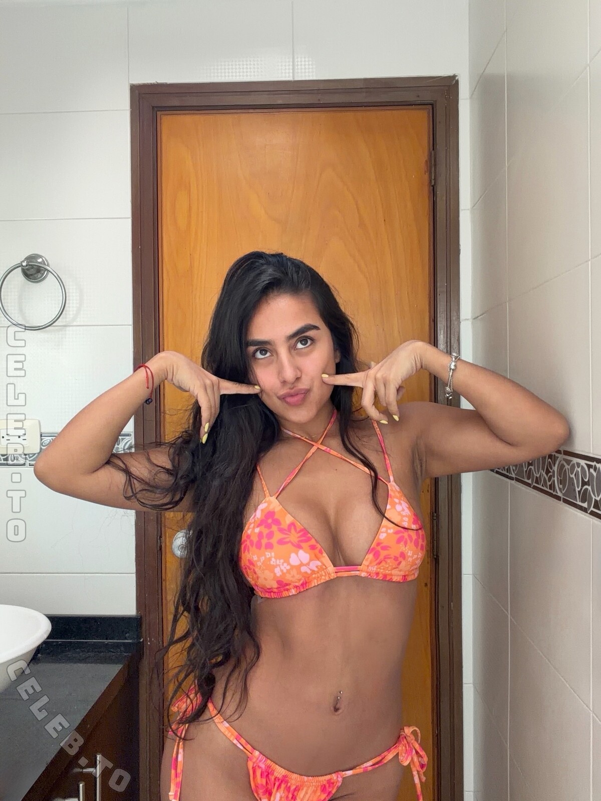 Catalina Escobar nude photo 4
