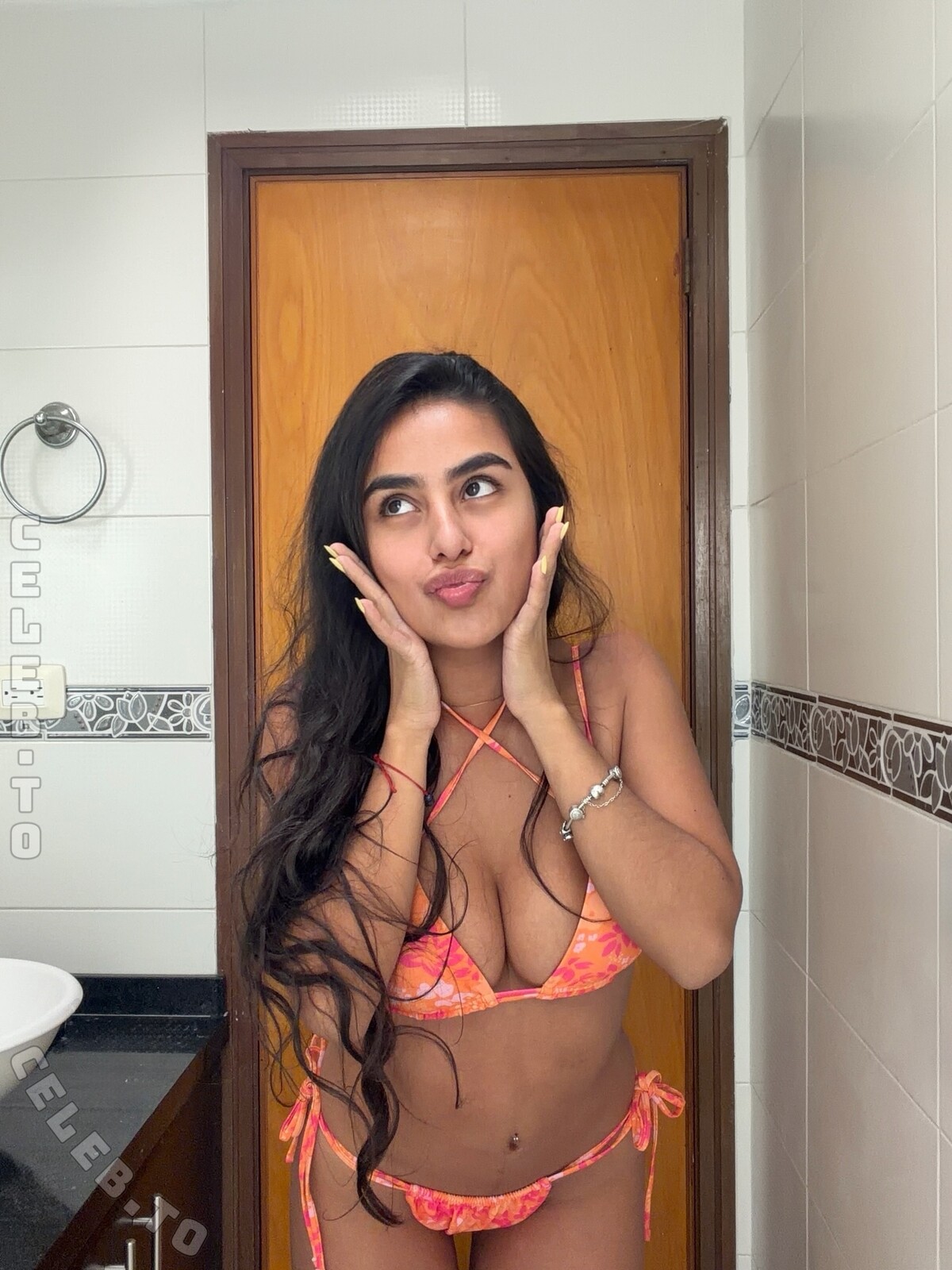 Catalina Escobar nude photo 5