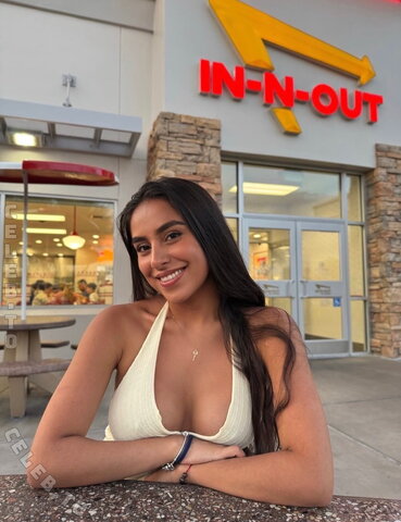 Catalina Escobar New (16 photos)