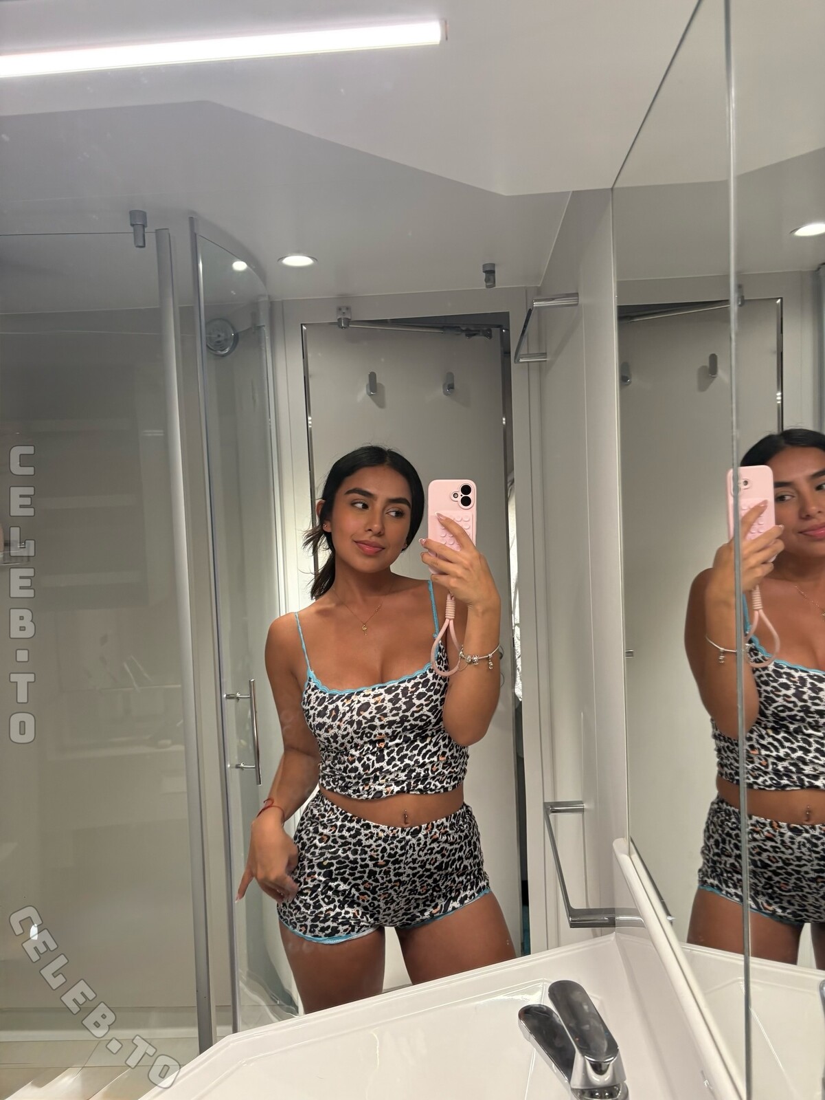 Catalina Escobar nude photo 11