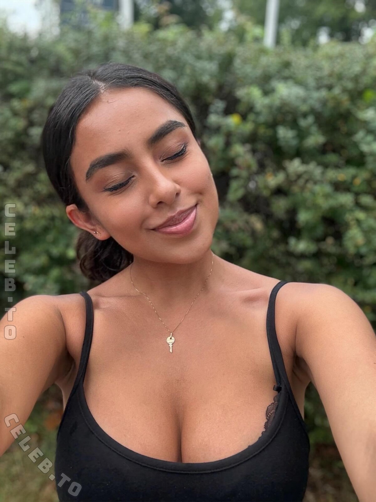 Catalina Escobar nude photo 3