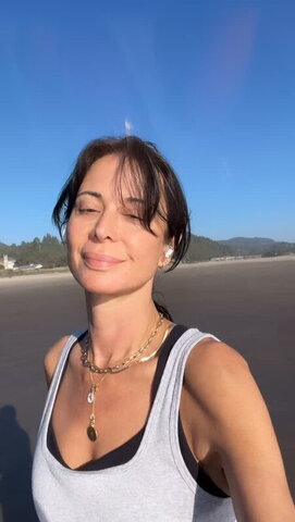 Catherine Bell nude photo 1