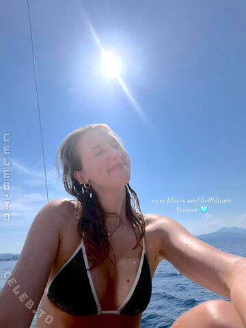 Cathi nude photo 1