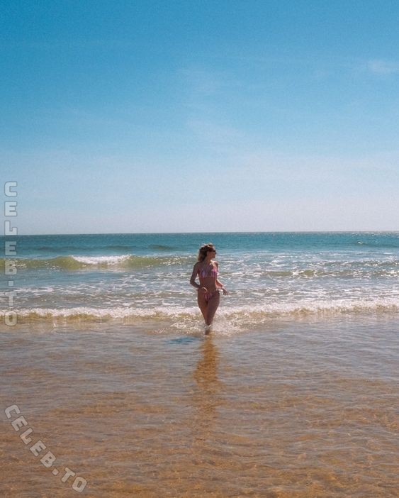 Cathi nude photo 6