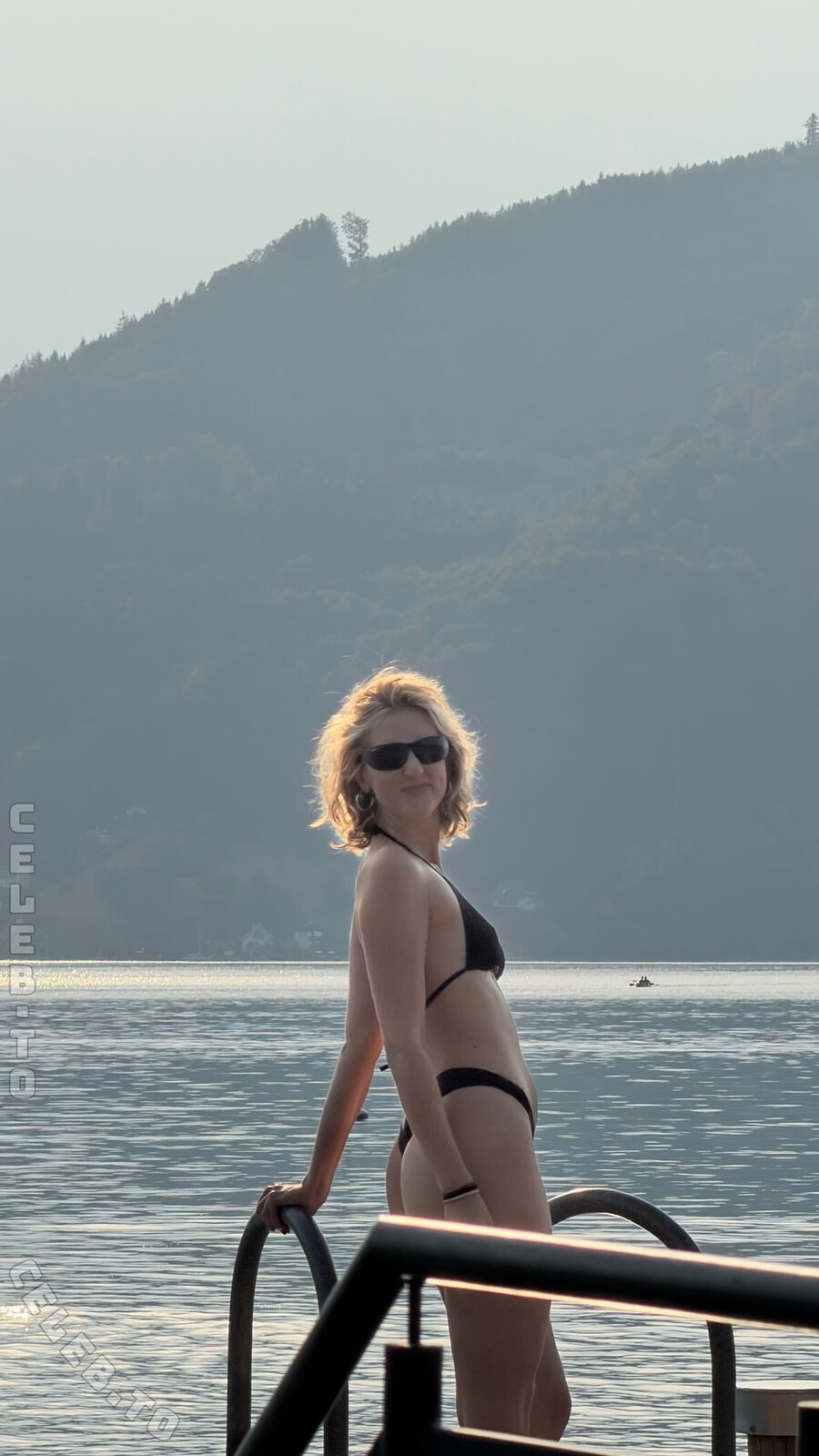 Cathi nude photo 1