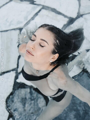 Cathy Hummels nude photo 22