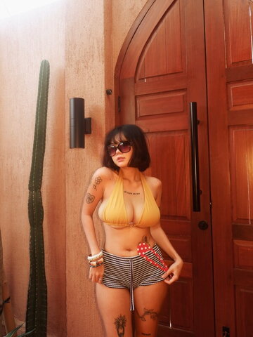 __c._.b_ nude photo 14