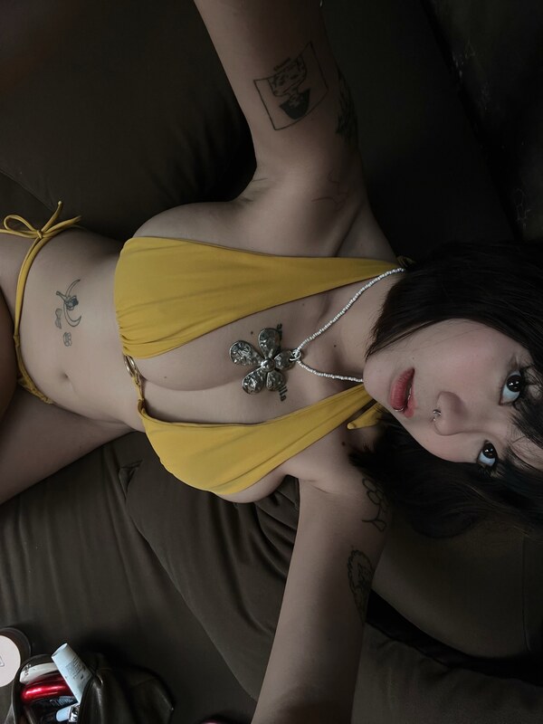 __c._.b_ nude photo 6