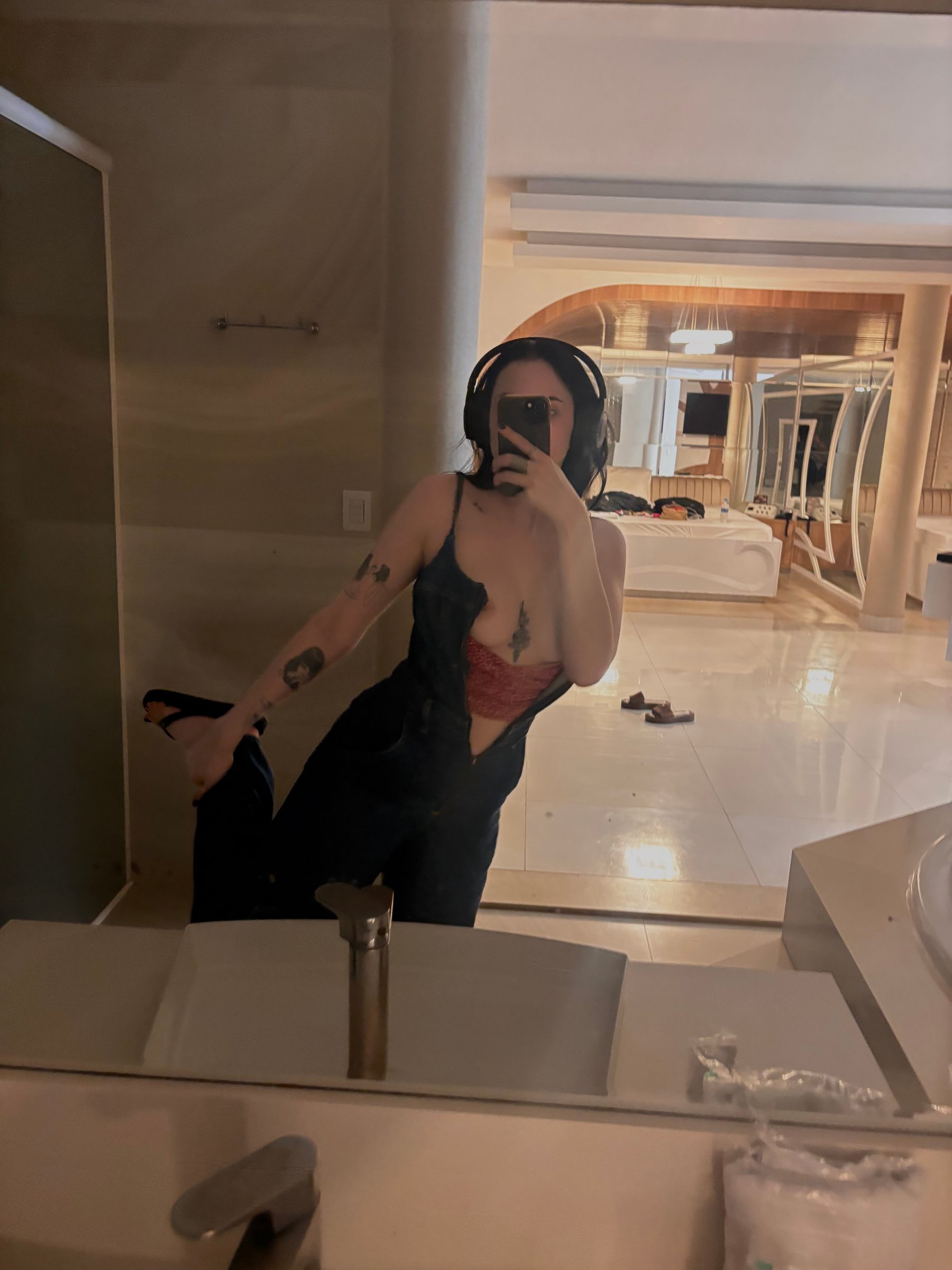 Cece nude photo 3