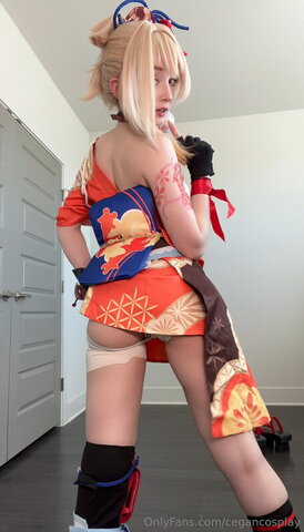 Cegancosplay nude photo 1