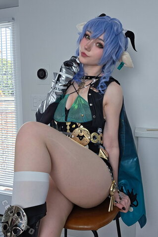 Celebi.cos nude photo 160