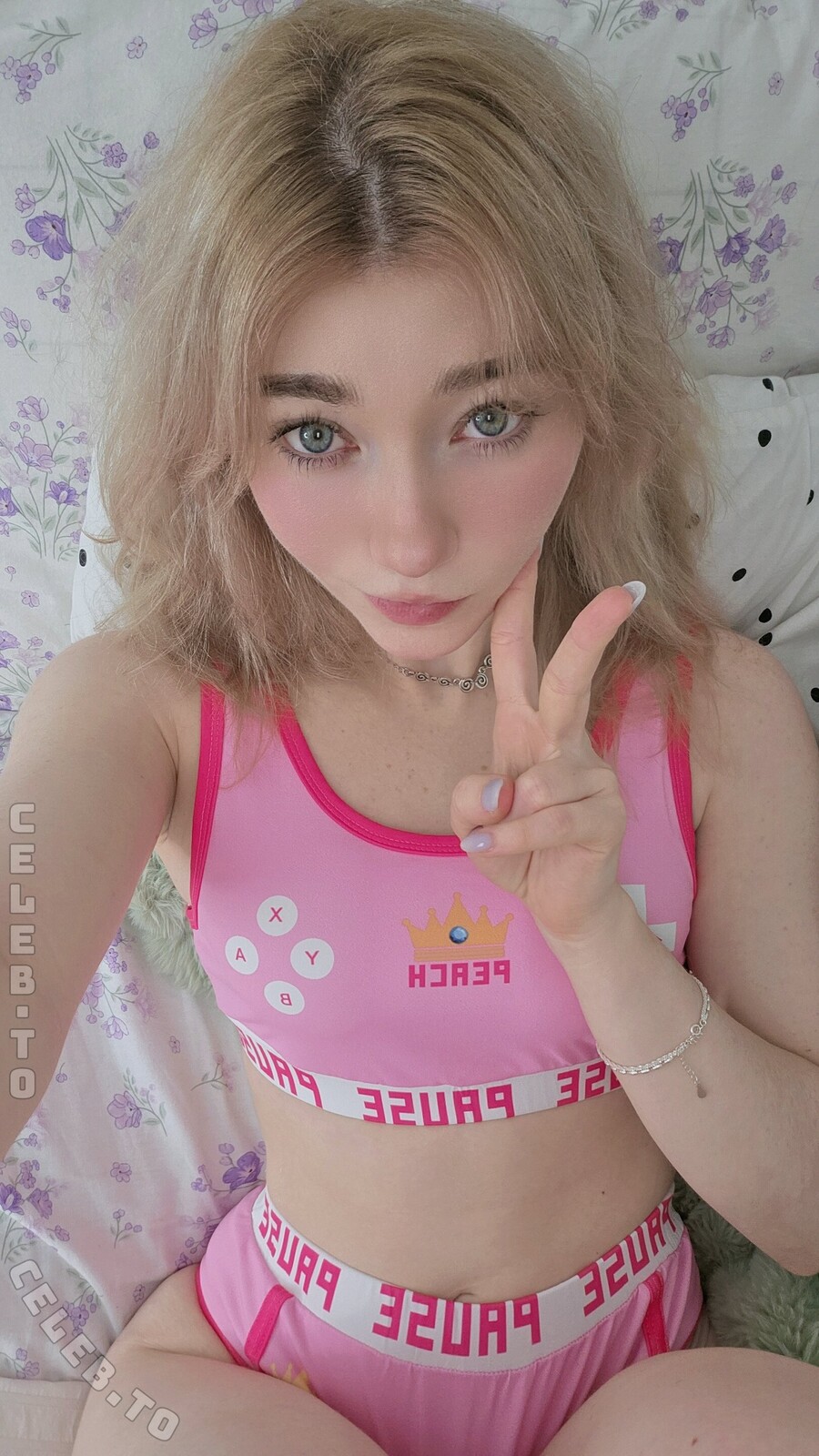 Celebi.cos nude photo 9