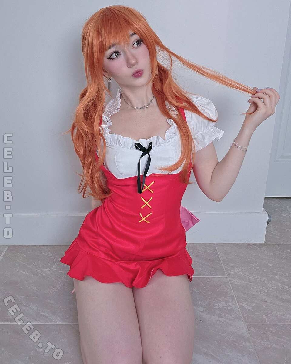 Celebi.cos nude photo 7