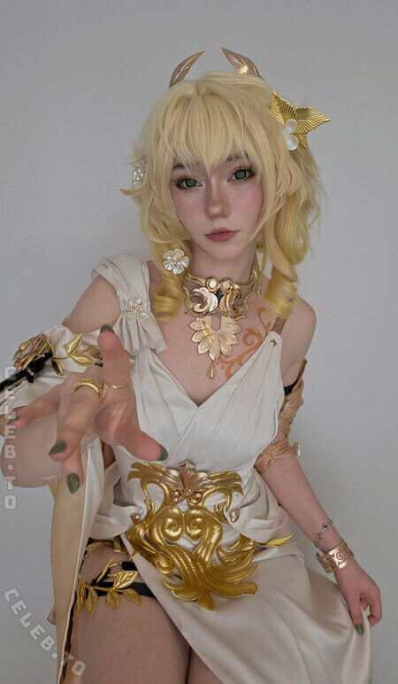 Celebi.cos nude photo 2