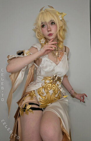 Celebi.cos nude photo 9