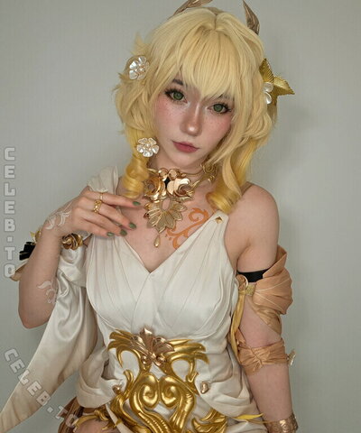 Celebi.cos nude photo 6