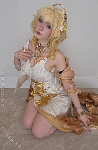 Celebi.cos nude photo 4