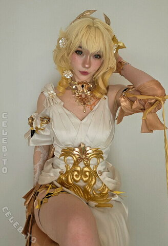 Celebi.cos nude photo 2