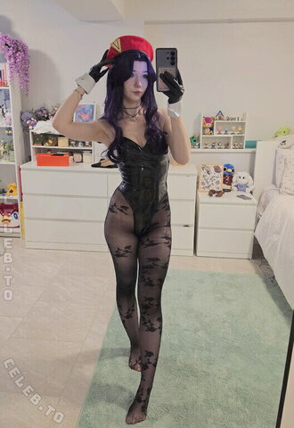 Celebi.cos nude photo 1