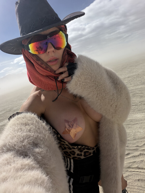 Celeste Bonin nude photo 2