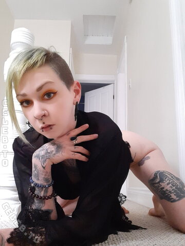 Celestial Sky – 30.04.2020 Good morning everyone! I snapped some photos in my black, lacy, sheer kimono for ya 🖤 will…