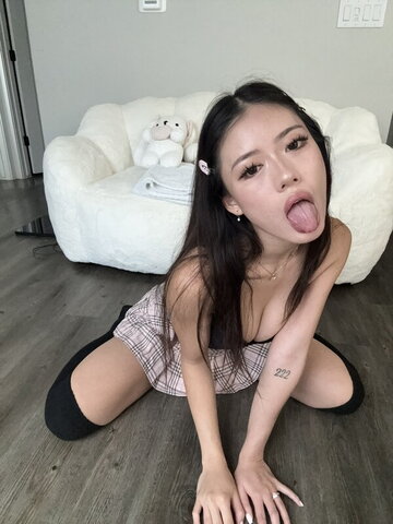 Celia Tran nude photo 7