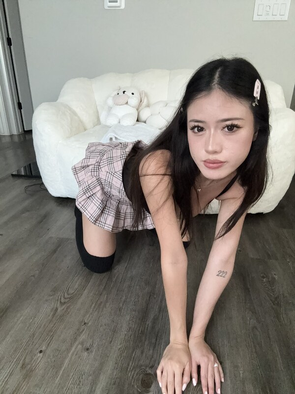 Celia Tran nude photo 15