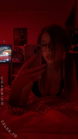 celiiimichelle nude photo 36