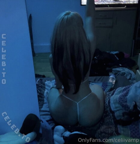 celiiimichelle nude photo 15