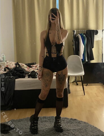 celiinxsaa nude photo 18