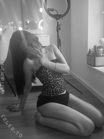 Celinaa.cd – What she probably posts as soon as it gets warmer