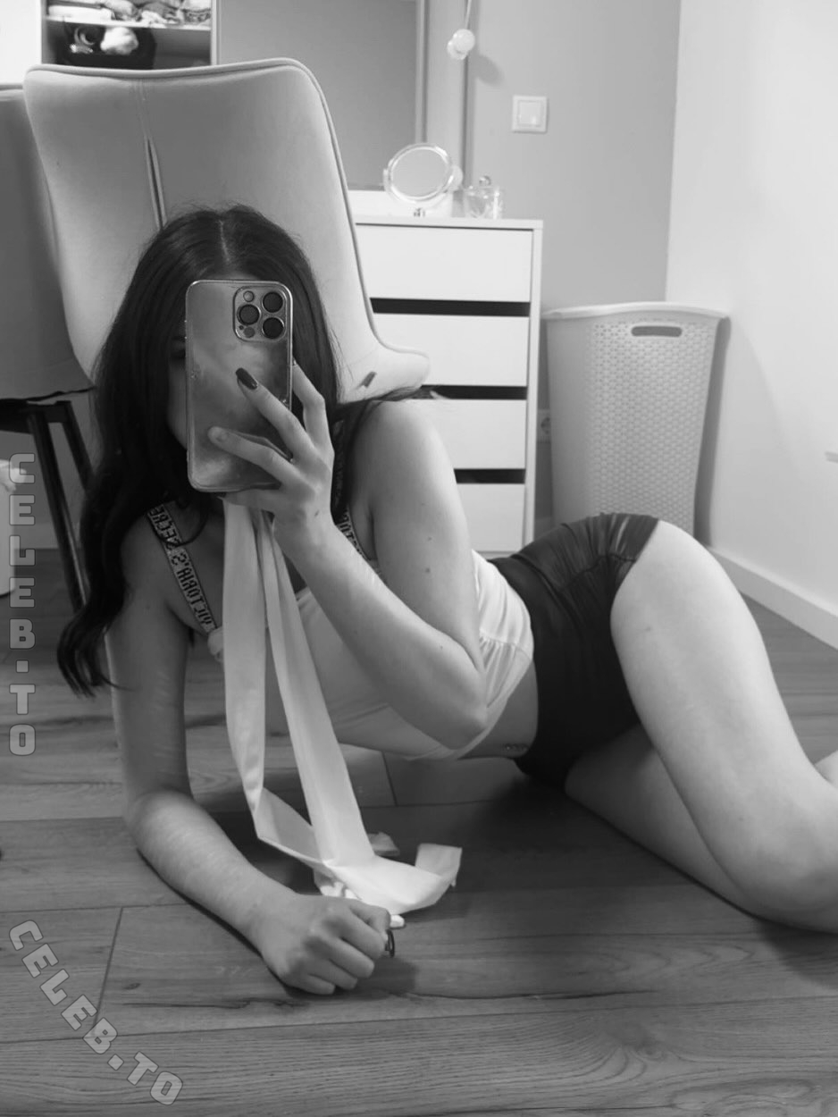 Celinaa.cd nude photo 2
