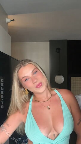 celinajoyy nude photo 7