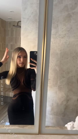 celina.sndr nude photo 10