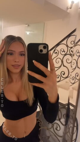 celina.sndr nude photo 9